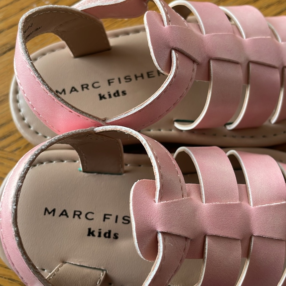 Marc Fisher Toddler Girls Size 5 Fisher Closed Toe Sandals NEW In Box - Picture 2 of 7